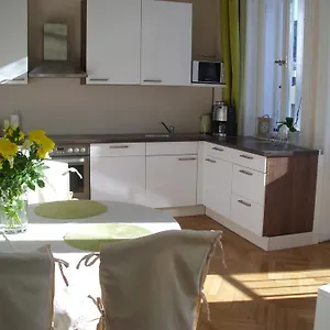 apartment-in-city-center-morassi.karlovyvary-hotels.com/